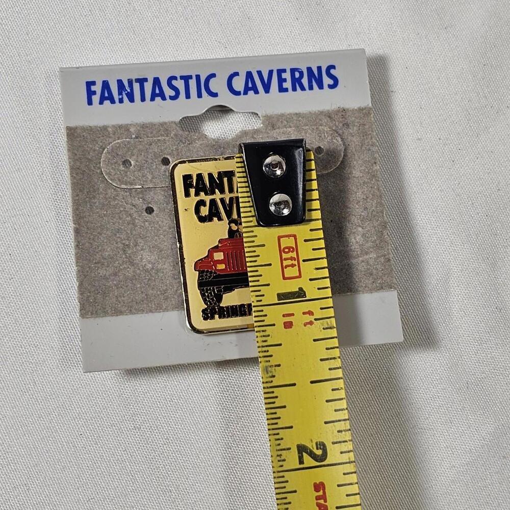 Vintage Fantastic Caverns Ride Through Cave Springfield Missouri Hat Travel Pin - Picture 3 of 3